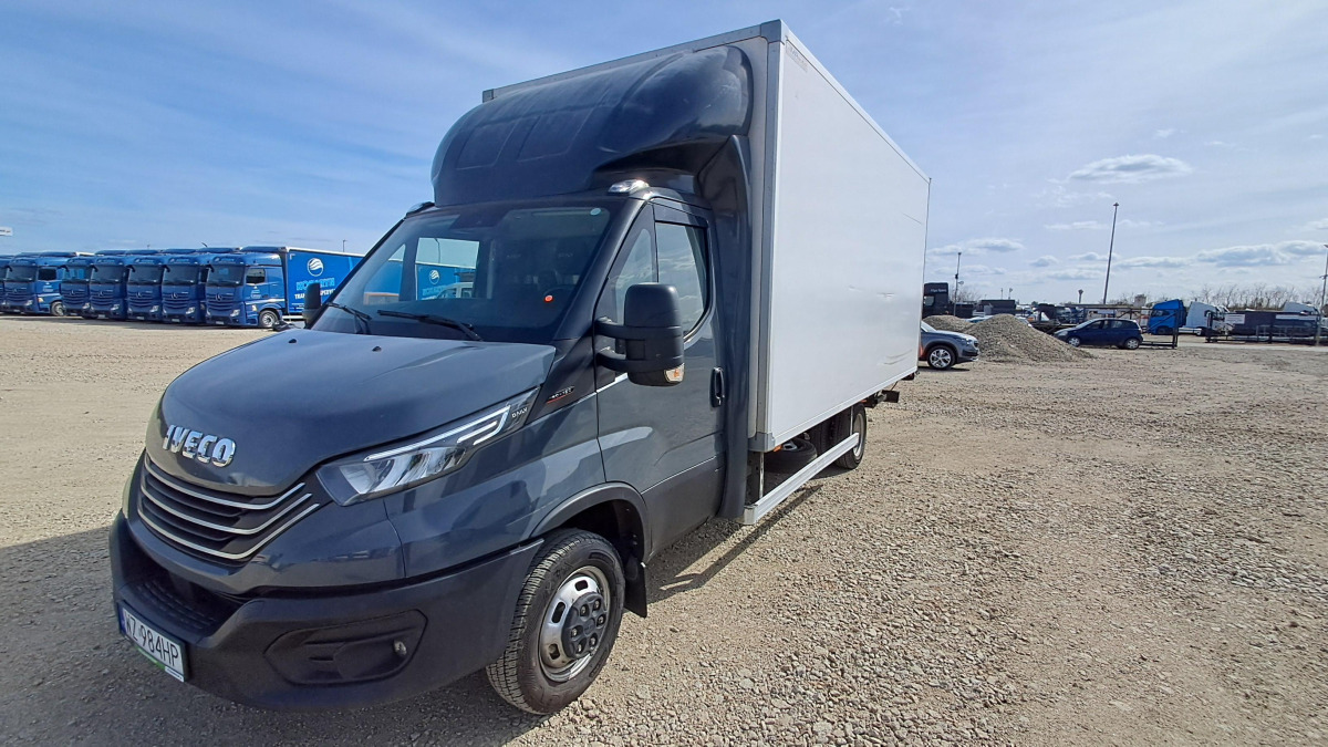 IVECO DAILY 50C18 KONTENER Z WINDĄ - Dostavno vozilo sa zatvorenim sandukom: slika 3 IVECO DAILY 50C18 KONTENER Z WINDĄ - Dostavno vozilo sa zatvorenim sandukom: slika 3
