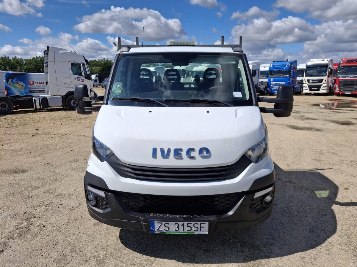 IVECO DAILY DOKA - Dostavno vozilo sa duplom kabinom: slika 3 IVECO DAILY DOKA - Dostavno vozilo sa duplom kabinom: slika 3