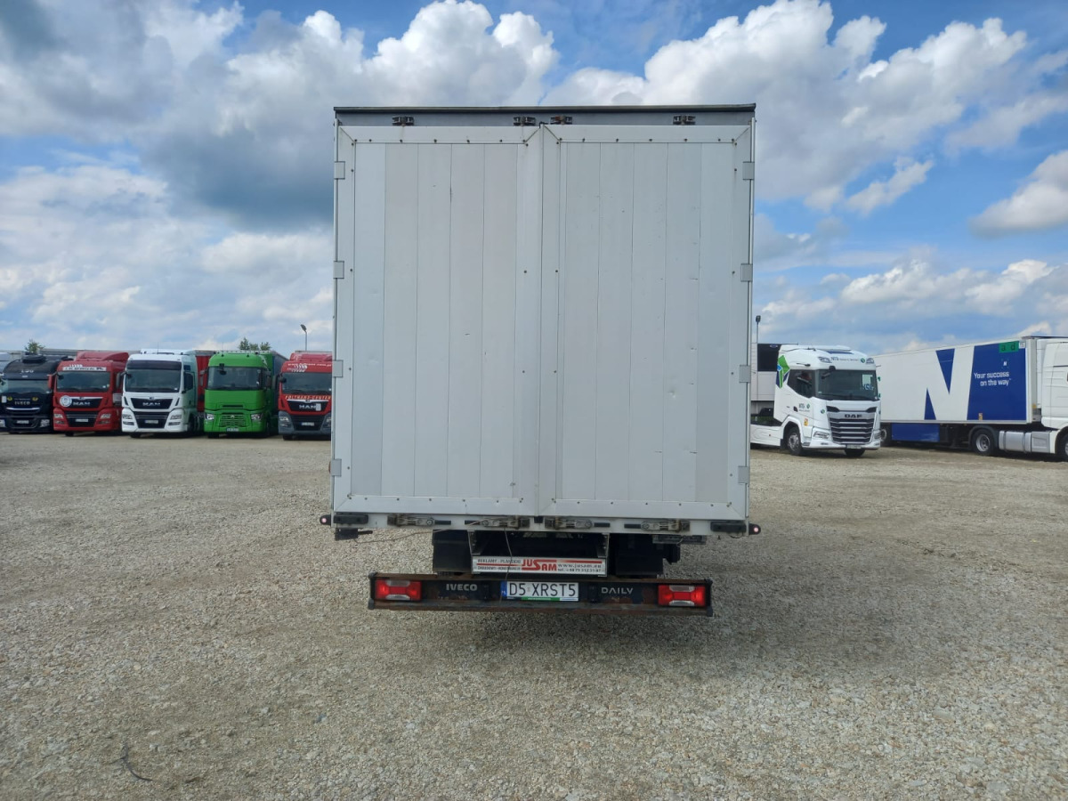IVECO/JUSAM STANISŁAWJURKOWSKI 50C18/JU06 PLANDEKA - Dostavno vozilo sa ceradom: slika 5 IVECO/JUSAM STANISŁAWJURKOWSKI 50C18/JU06 PLANDEKA - Dostavno vozilo sa ceradom: slika 5