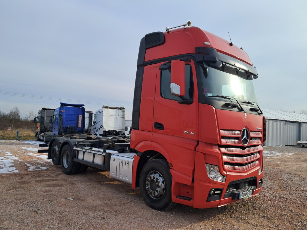 MERCEDES BENZ ACTROS BDF - Kamion za prevoz kontejnera/ Kamion sa promenjivim sandukom: slika 1 MERCEDES BENZ ACTROS BDF - Kamion za prevoz kontejnera/ Kamion sa promenjivim sandukom: slika 1