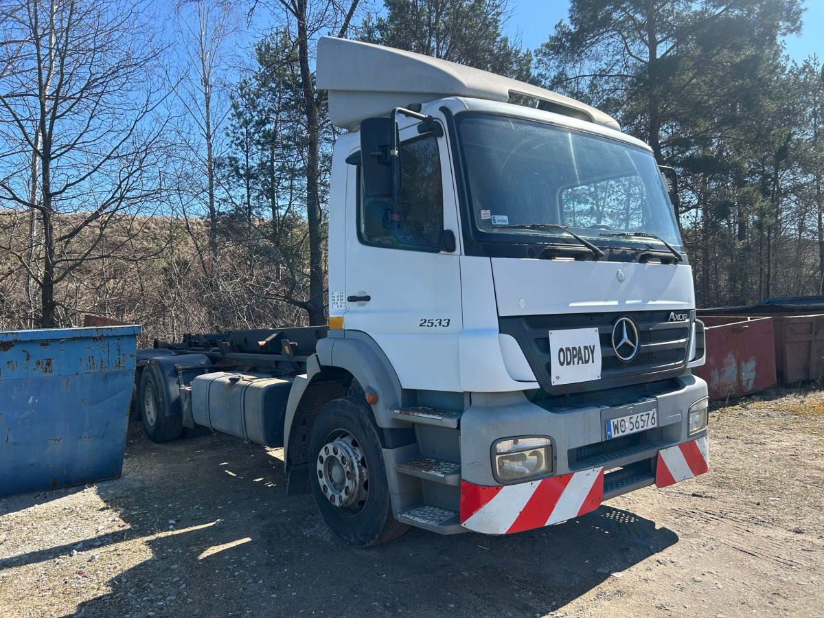MERCEDES BENZ AXOR HAKOWIEC - Kamion sa hidrauličnom kukom: slika 1 MERCEDES BENZ AXOR HAKOWIEC - Kamion sa hidrauličnom kukom: slika 1