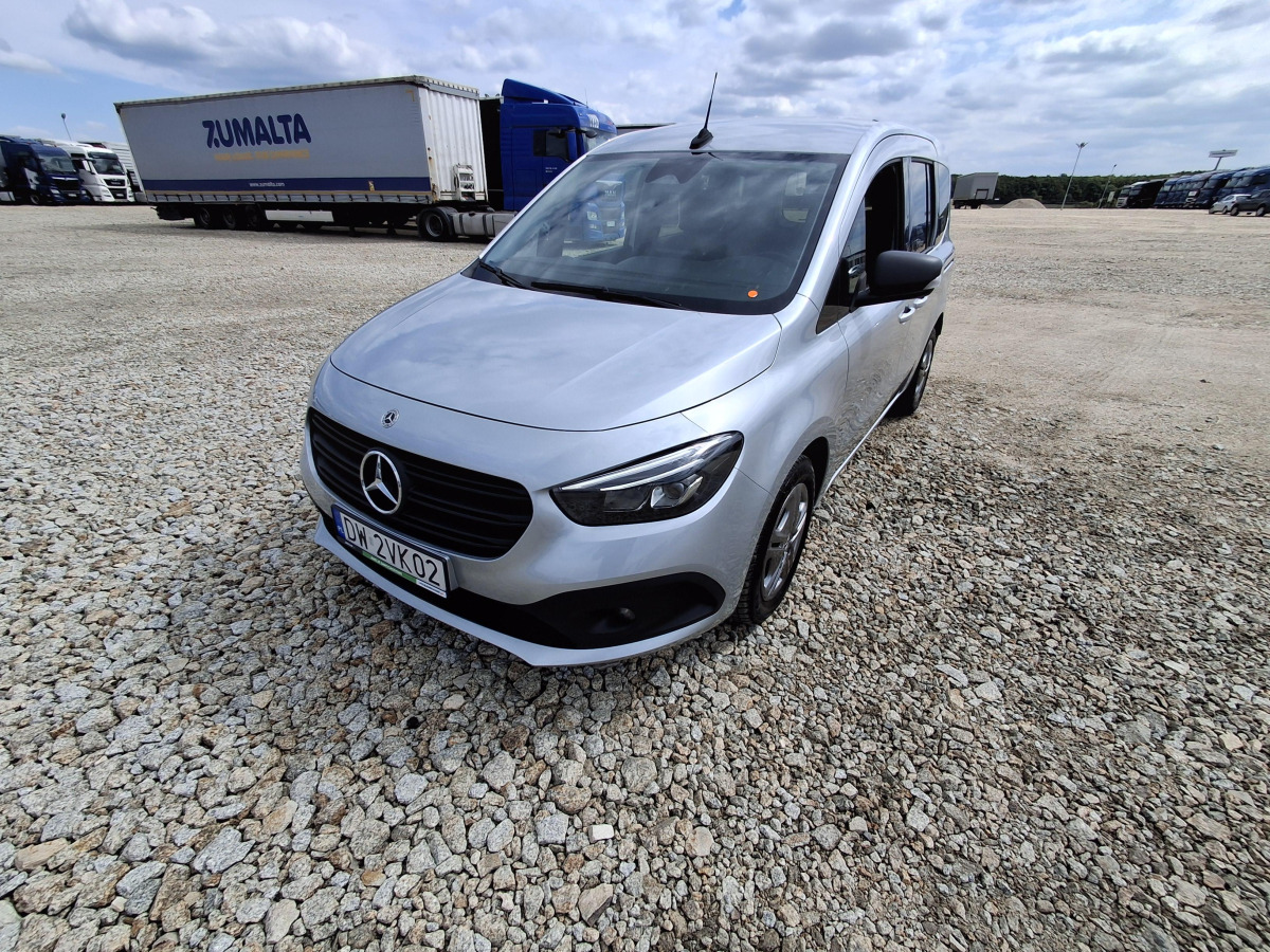 MERCEDES BENZ CITAN MINIVAN - Automobil: slika 3 MERCEDES BENZ CITAN MINIVAN - Automobil: slika 3