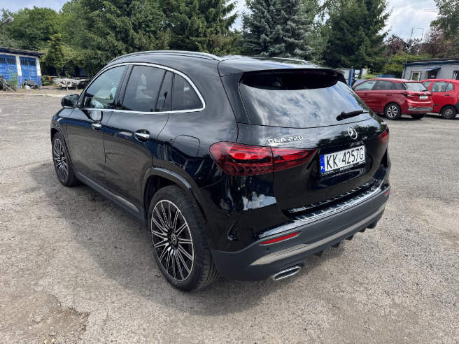 MERCEDES BENZ GLA SUV - SUVSUV: slika 4 MERCEDES BENZ GLA SUV - SUVSUV: slika 4