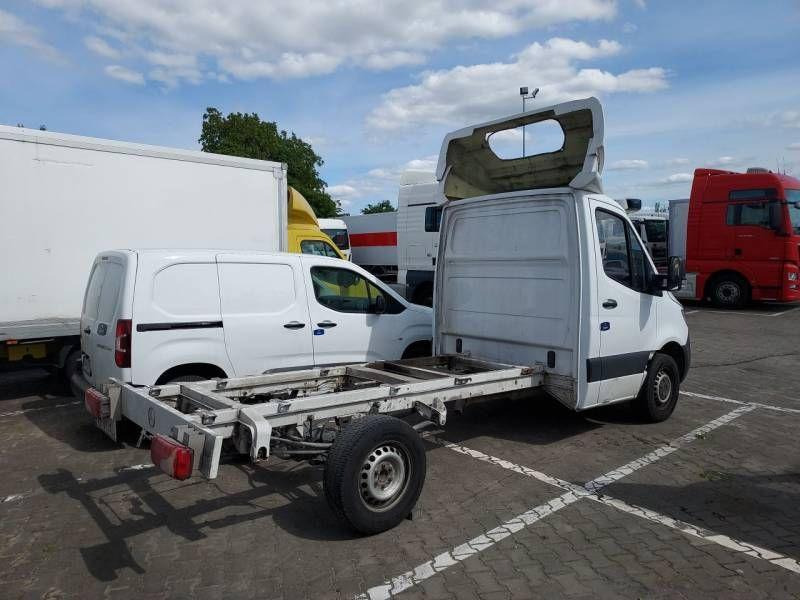 MERCEDES BENZ SPRINTER RAMA DO ZABUDOWY - Kamion sa golom šasijom i zatvorenom kabinom: slika 3 MERCEDES BENZ SPRINTER RAMA DO ZABUDOWY - Kamion sa golom šasijom i zatvorenom kabinom: slika 3