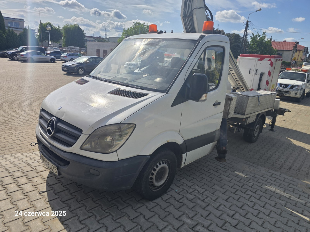 MERCEDES BENZ SPRINTER SPECJALNY - Vazdušna platforma montirana na kamion: slika 2 MERCEDES BENZ SPRINTER SPECJALNY - Vazdušna platforma montirana na kamion: slika 2