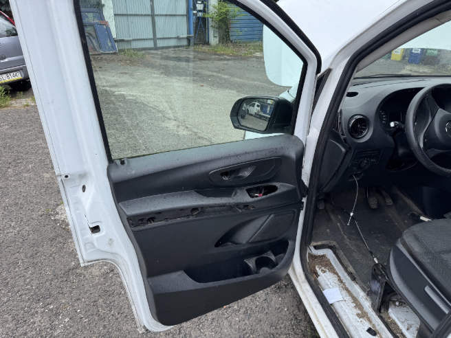 MERCEDES BENZ VITO FURGON BLASZAK - Furgon: slika 5 MERCEDES BENZ VITO FURGON BLASZAK - Furgon: slika 5