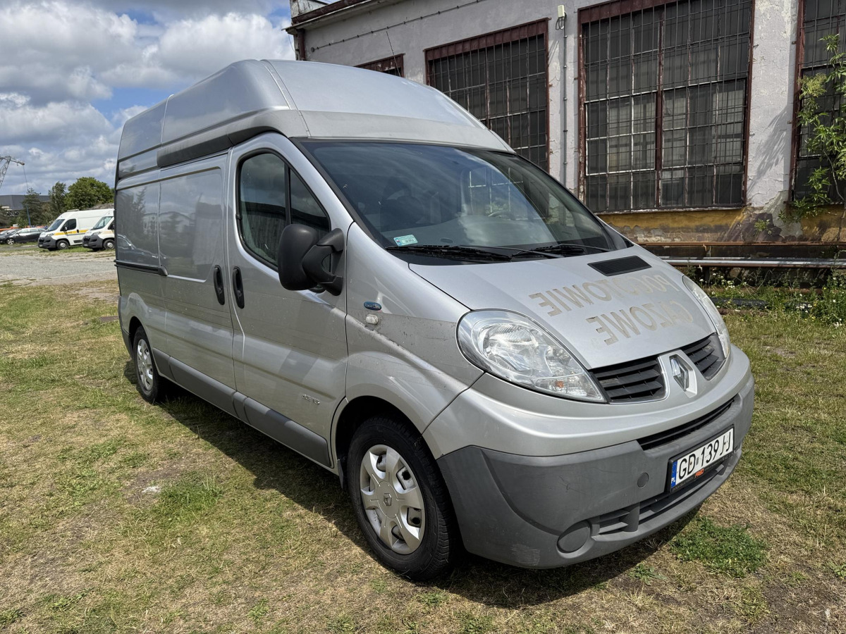 RENAULT TRAFIC FURGON BLASZAK - Furgon: slika 1 RENAULT TRAFIC FURGON BLASZAK - Furgon: slika 1