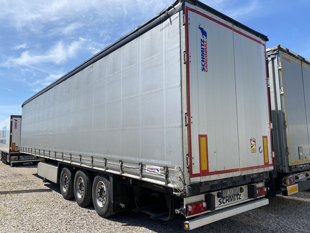 SCHMITZ CARGOBULL SCB S3T FIRANA - Prikolica sa ceradom: slika 2 SCHMITZ CARGOBULL SCB S3T FIRANA - Prikolica sa ceradom: slika 2