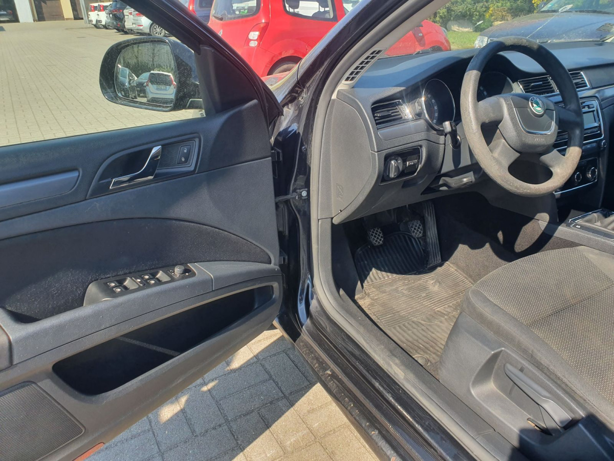 SKODA SUPERB SEDAN - Limuzina: slika 5 SKODA SUPERB SEDAN - Limuzina: slika 5