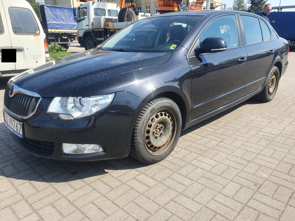 SKODA SUPERB SEDAN - Limuzina: slika 2 SKODA SUPERB SEDAN - Limuzina: slika 2