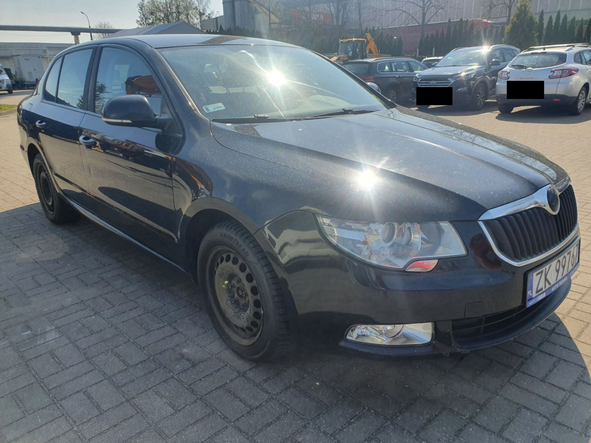 Limuzina SKODA SUPERB SEDAN: slika 1