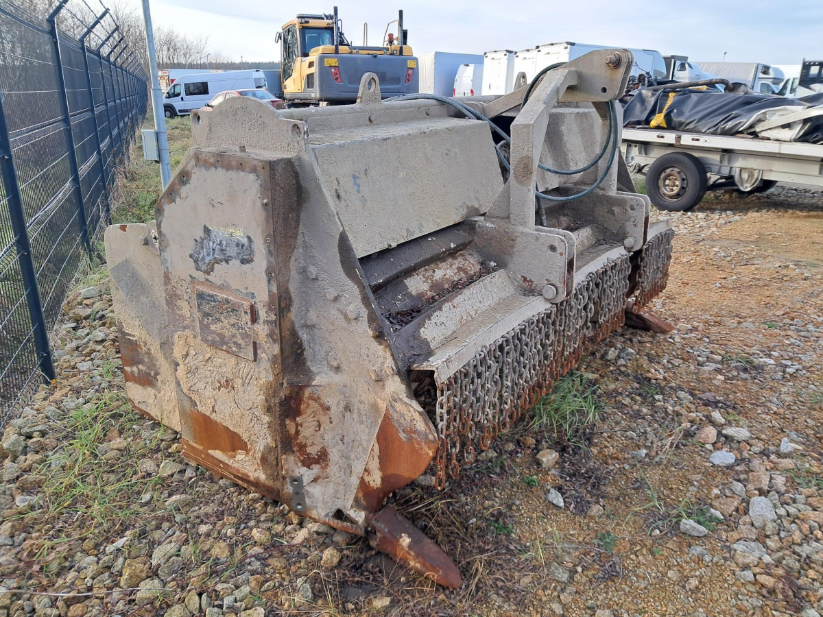 Stabilizator gruntu TOZAMET FG-650B – 2400 mm – 650 mm – wał 310 obr/min - Stabilizator zemljišta: slika 4 Stabilizator gruntu TOZAMET FG-650B – 2400 mm – 650 mm – wał 310 obr/min - Stabilizator zemljišta: slika 4