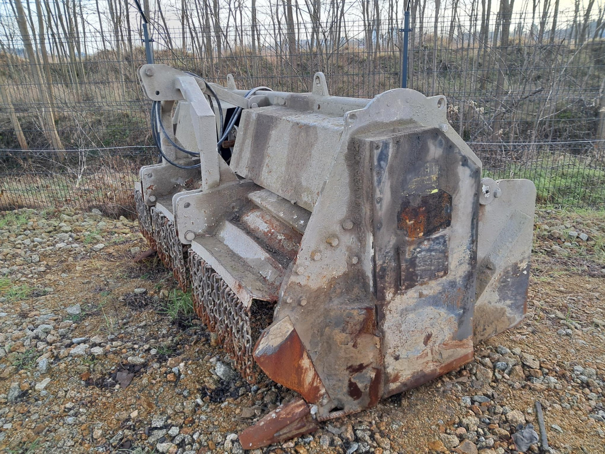 Stabilizator gruntu TOZAMET FG-650B – 2400 mm – 650 mm – wał 310 obr/min - Stabilizator zemljišta: slika 2 Stabilizator gruntu TOZAMET FG-650B – 2400 mm – 650 mm – wał 310 obr/min - Stabilizator zemljišta: slika 2
