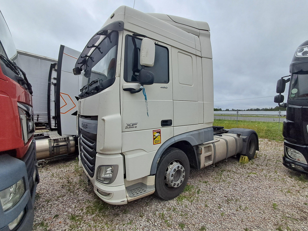 DAF XF 460 CIĄGNIK SIODŁOWY - Tegljač: slika 2 DAF XF 460 CIĄGNIK SIODŁOWY - Tegljač: slika 2