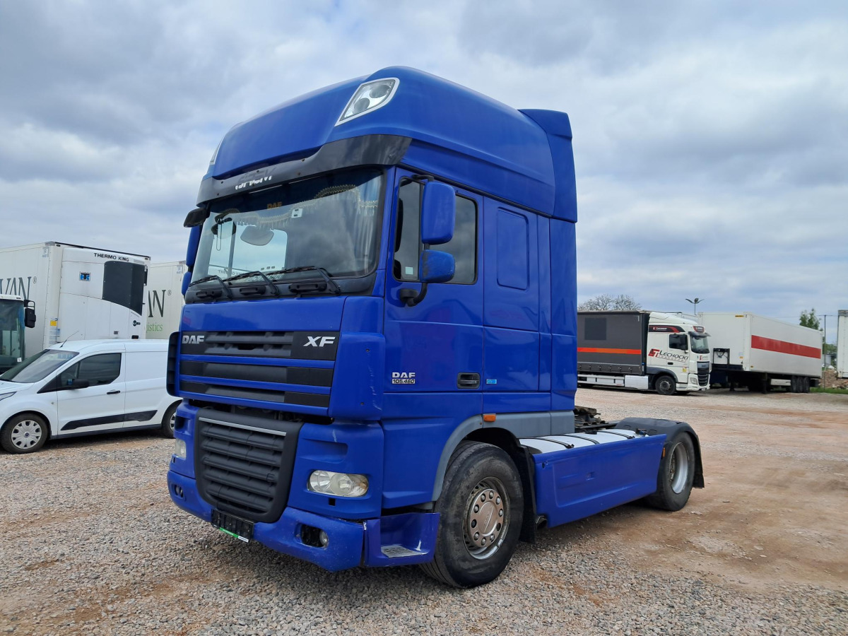 DAF XF CIĄGNIK SIODŁOWY - Tegljač: slika 3 DAF XF CIĄGNIK SIODŁOWY - Tegljač: slika 3