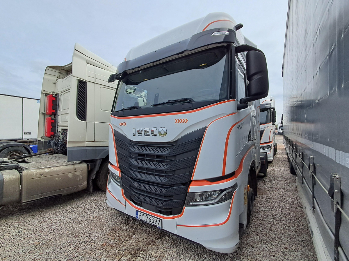 IVECO AS440ST/FP LT LNG CIĄGNIK SIODŁOWY - Tegljač: slika 3 IVECO AS440ST/FP LT LNG CIĄGNIK SIODŁOWY - Tegljač: slika 3