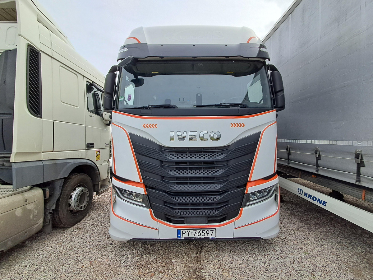 IVECO AS440ST/FP LT LNG CIĄGNIK SIODŁOWY - Tegljač: slika 2 IVECO AS440ST/FP LT LNG CIĄGNIK SIODŁOWY - Tegljač: slika 2