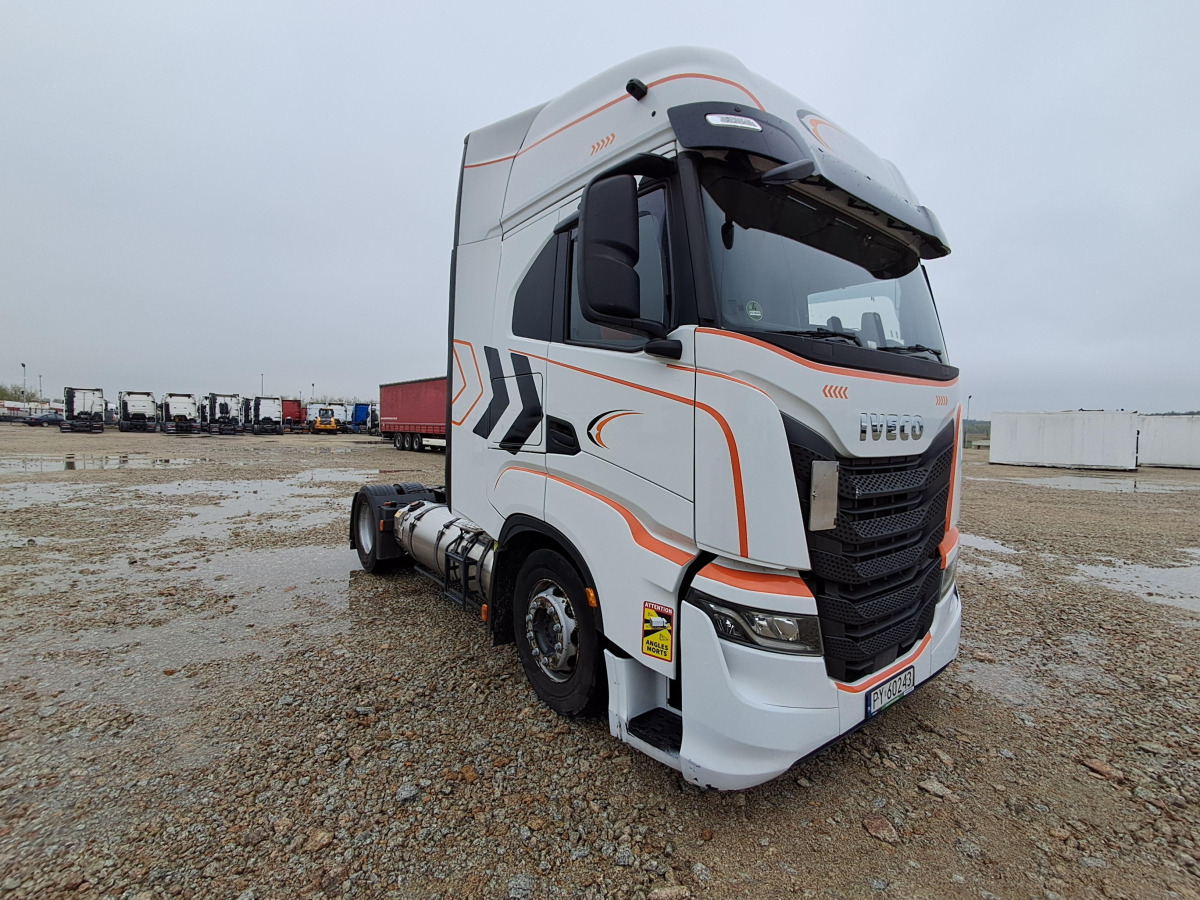 IVECO AS440ST/FP LT LNG CIĄGNIK SIODŁOWY - Tegljač: slika 1 IVECO AS440ST/FP LT LNG CIĄGNIK SIODŁOWY - Tegljač: slika 1