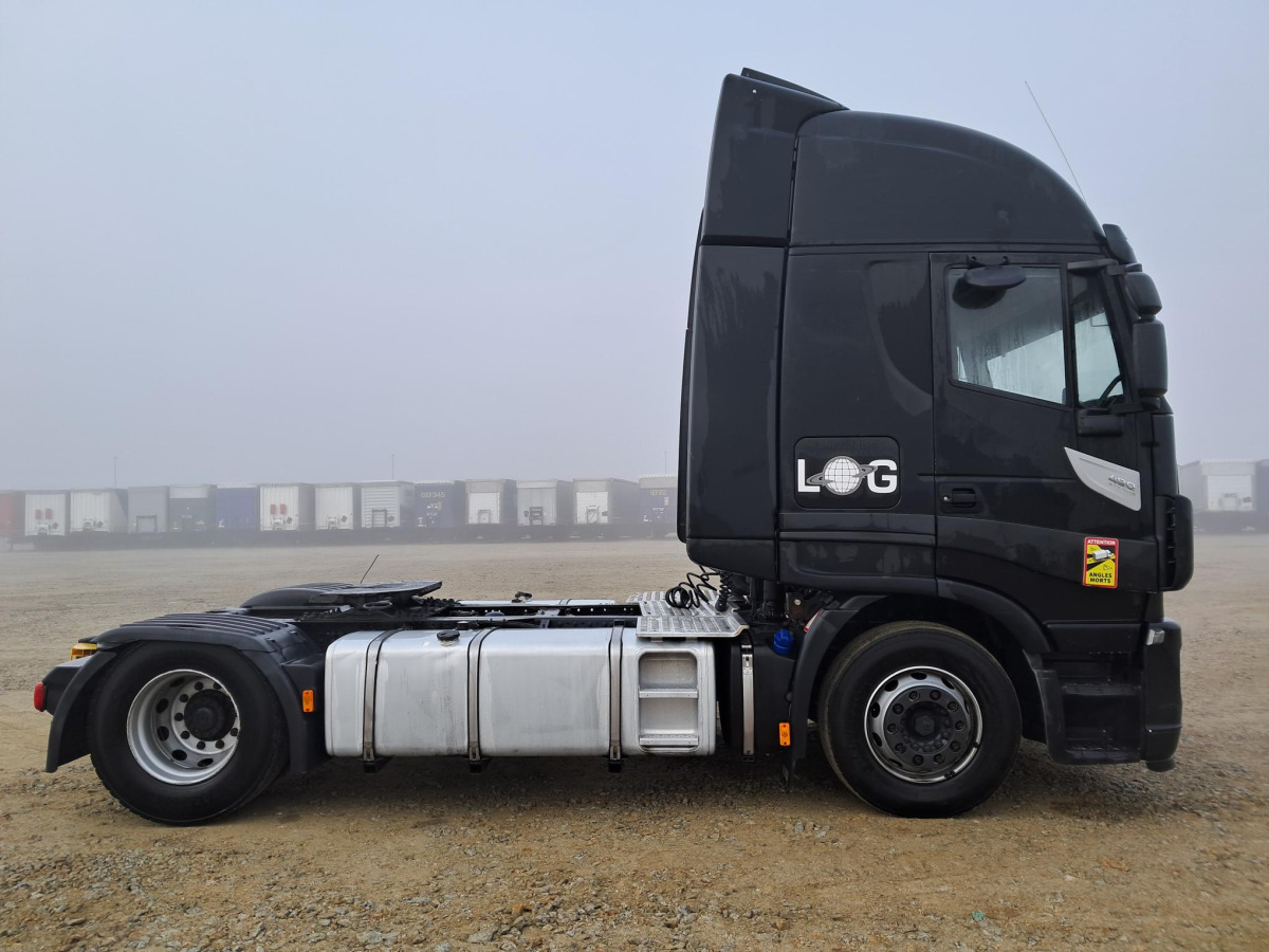 IVECO AS440T/P CIĄGNIK SIODŁOWY - Tegljač: slika 4 IVECO AS440T/P CIĄGNIK SIODŁOWY - Tegljač: slika 4