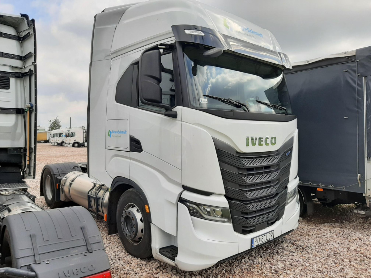 IVECO S-WAY 460 CIĄGNIK SIODŁOWY - Tegljač: slika 1 IVECO S-WAY 460 CIĄGNIK SIODŁOWY - Tegljač: slika 1