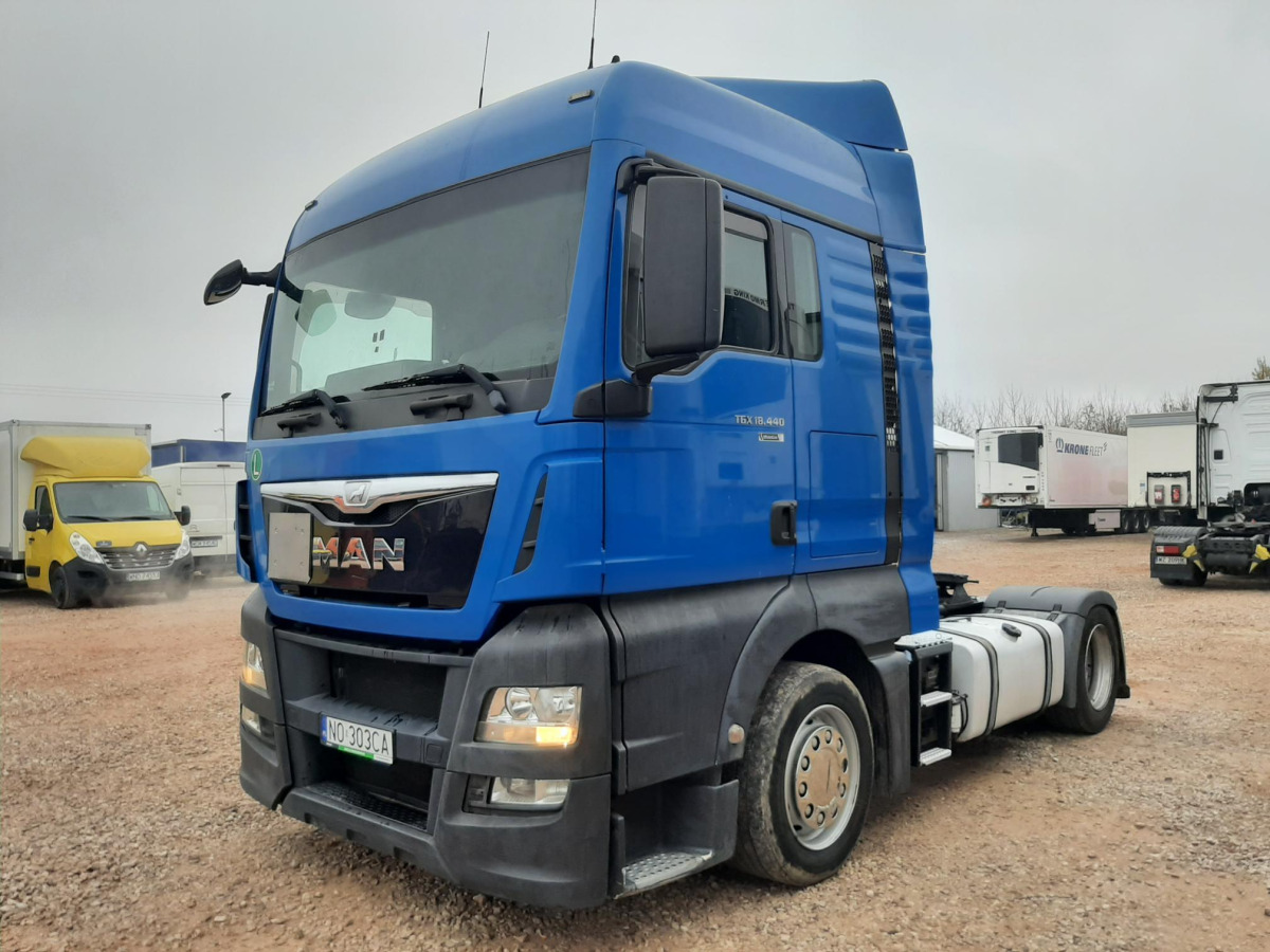 MAN TGX CIĄGNIK SIODŁOWY - Tegljač: slika 2 MAN TGX CIĄGNIK SIODŁOWY - Tegljač: slika 2