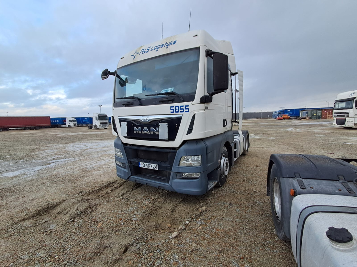MAN TGX CIĄGNIK SIODŁOWY - Tegljač: slika 2 MAN TGX CIĄGNIK SIODŁOWY - Tegljač: slika 2