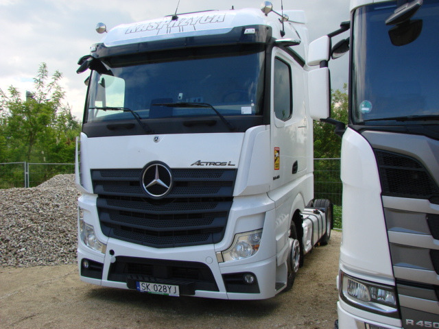 MERCEDES BENZ ACTROS CIĄGNIK SIODŁOWY - Tegljač: slika 2 MERCEDES BENZ ACTROS CIĄGNIK SIODŁOWY - Tegljač: slika 2