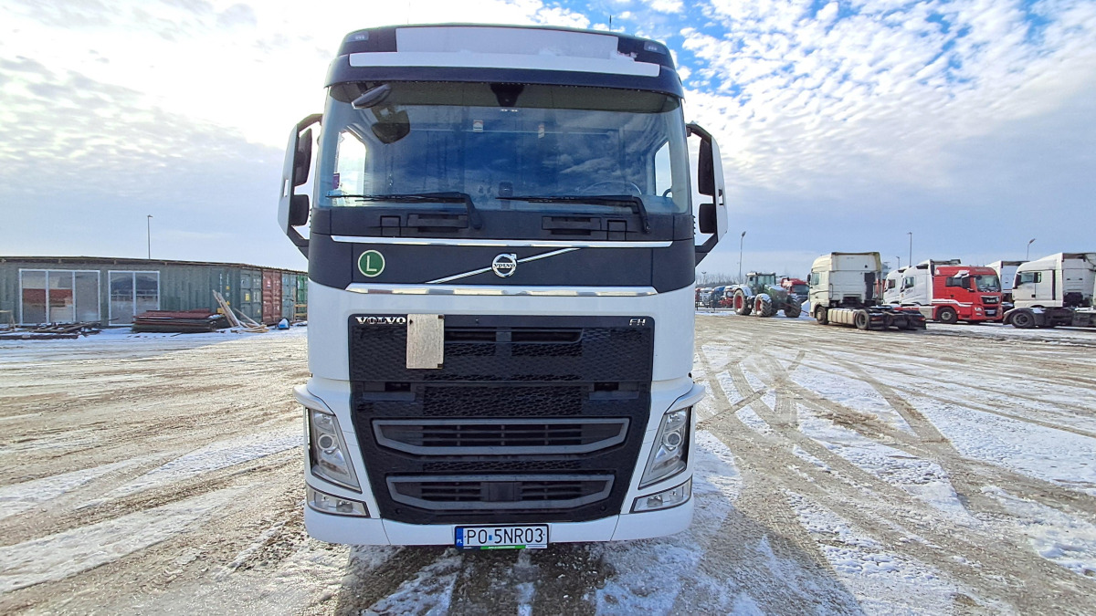 VOLVO FH 460 CIĄGNIK SIODŁOWY - Tegljač: slika 2 VOLVO FH 460 CIĄGNIK SIODŁOWY - Tegljač: slika 2