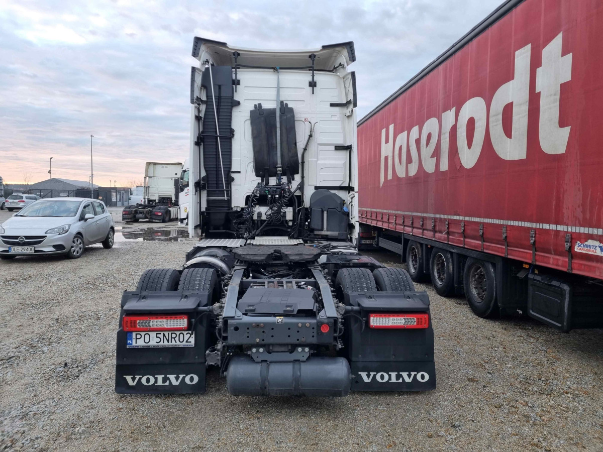 VOLVO FH 460 CIĄGNIK SIODŁOWY - Tegljač: slika 5 VOLVO FH 460 CIĄGNIK SIODŁOWY - Tegljač: slika 5