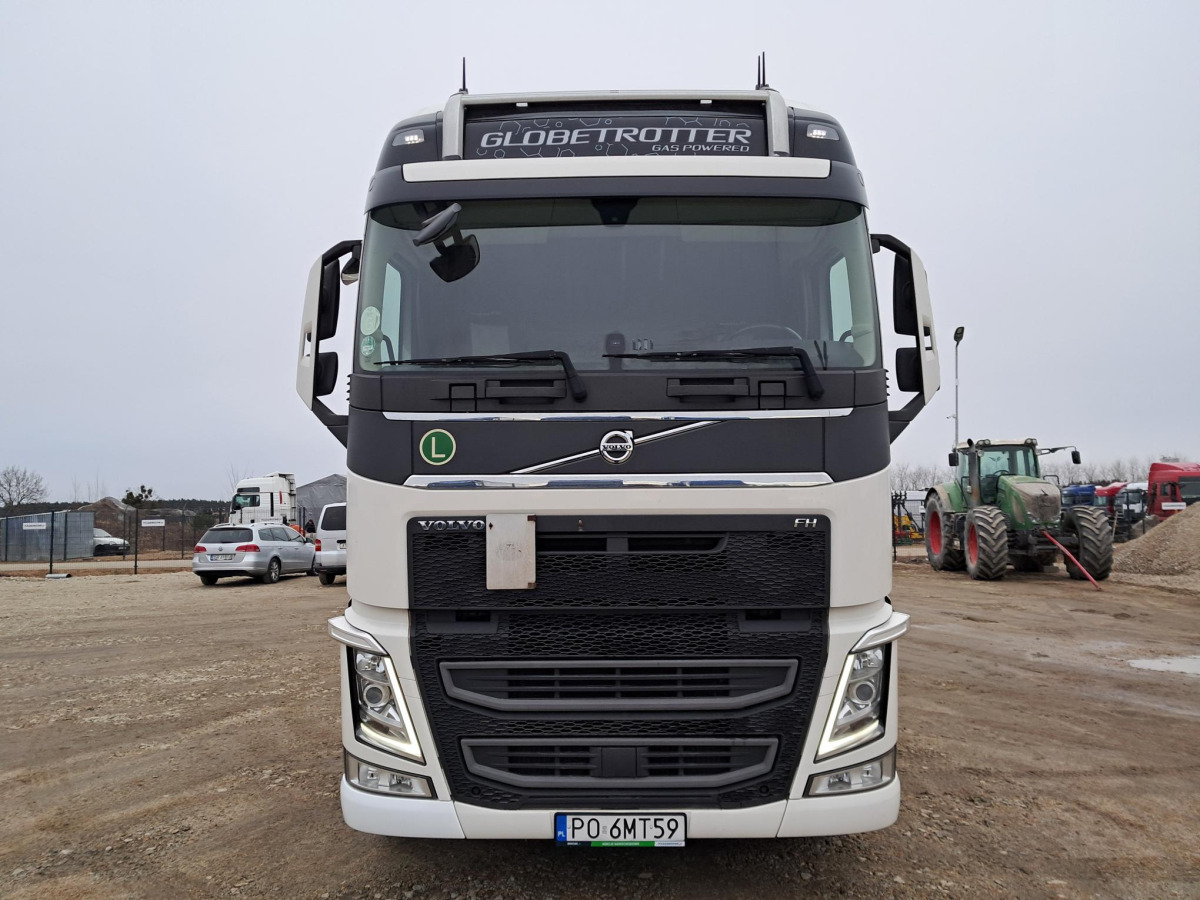 VOLVO FH 460 CIĄGNIK SIODŁOWY - Tegljač: slika 2 VOLVO FH 460 CIĄGNIK SIODŁOWY - Tegljač: slika 2