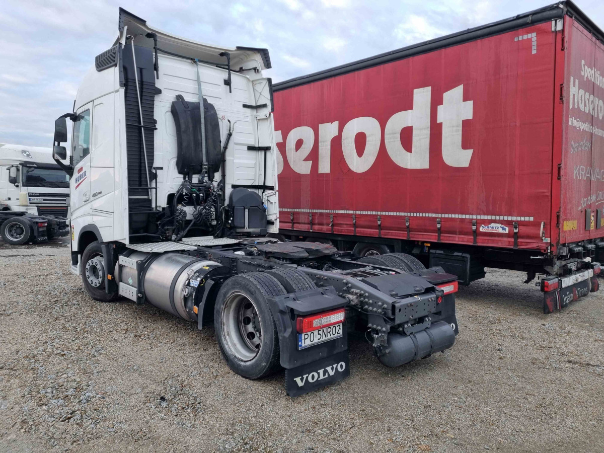 VOLVO FH 460 CIĄGNIK SIODŁOWY - Tegljač: slika 4 VOLVO FH 460 CIĄGNIK SIODŁOWY - Tegljač: slika 4