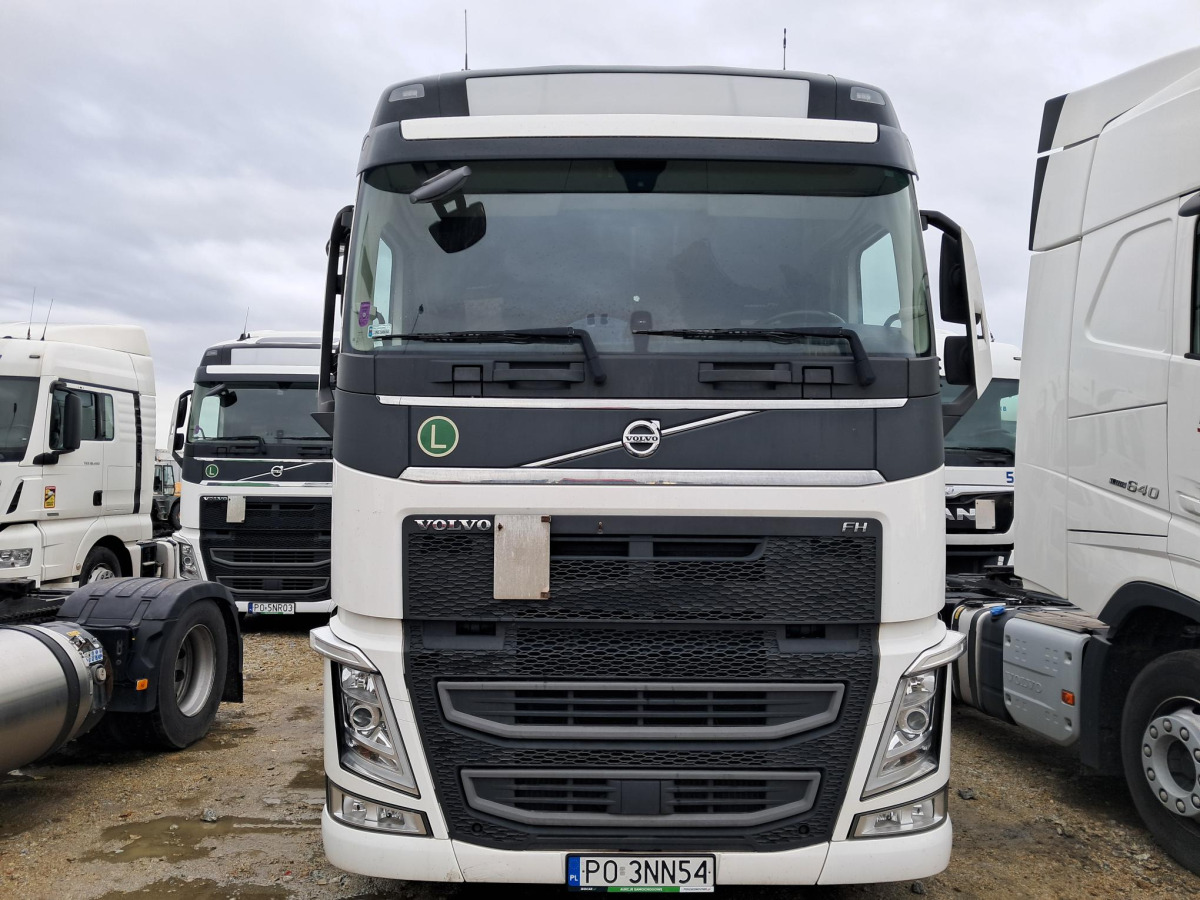 VOLVO FH 460 CIĄGNIK SIODŁOWY - Tegljač: slika 2 VOLVO FH 460 CIĄGNIK SIODŁOWY - Tegljač: slika 2