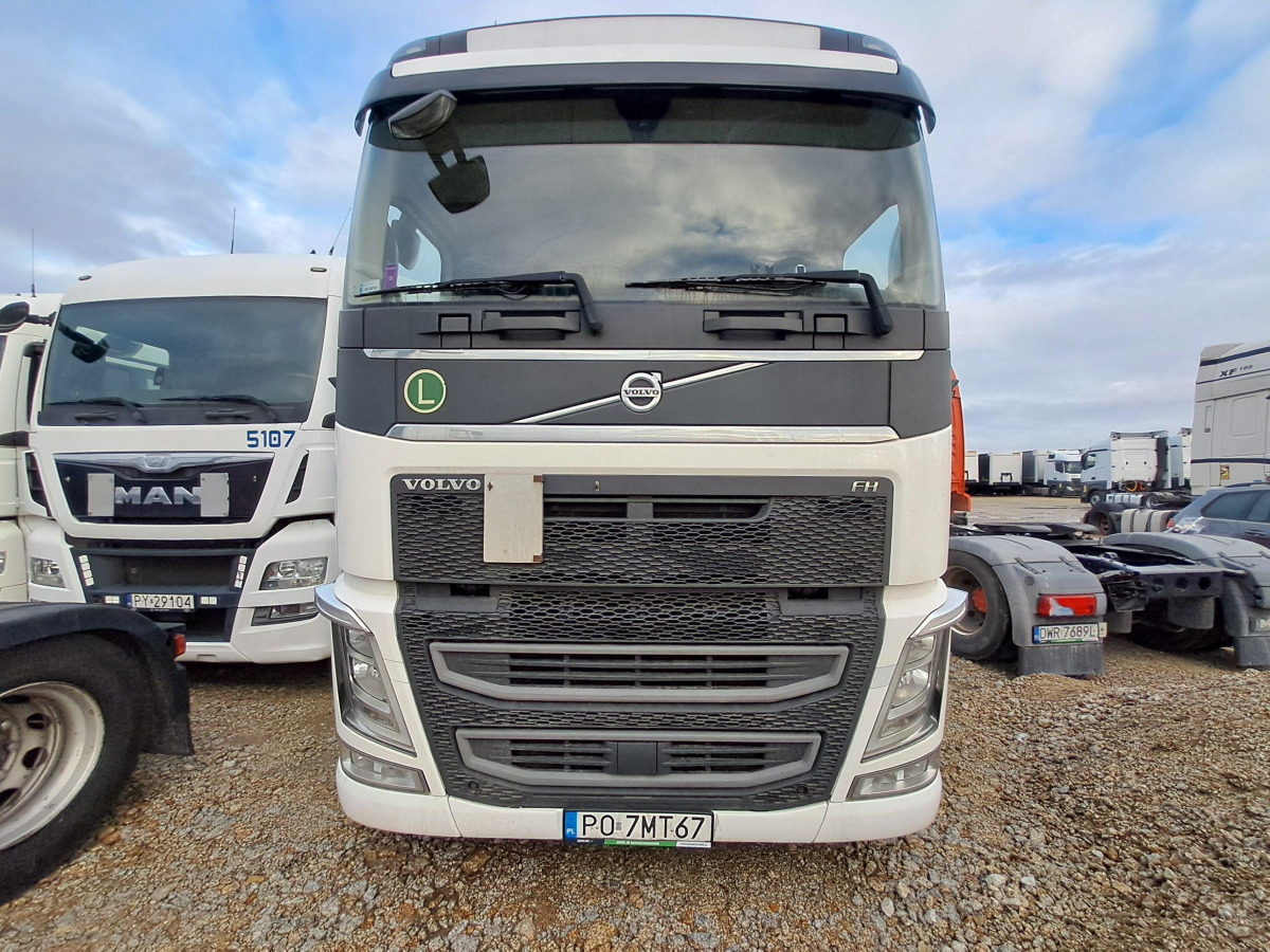 VOLVO FH 460 CIĄGNIK SIODŁOWY - Tegljač: slika 3 VOLVO FH 460 CIĄGNIK SIODŁOWY - Tegljač: slika 3