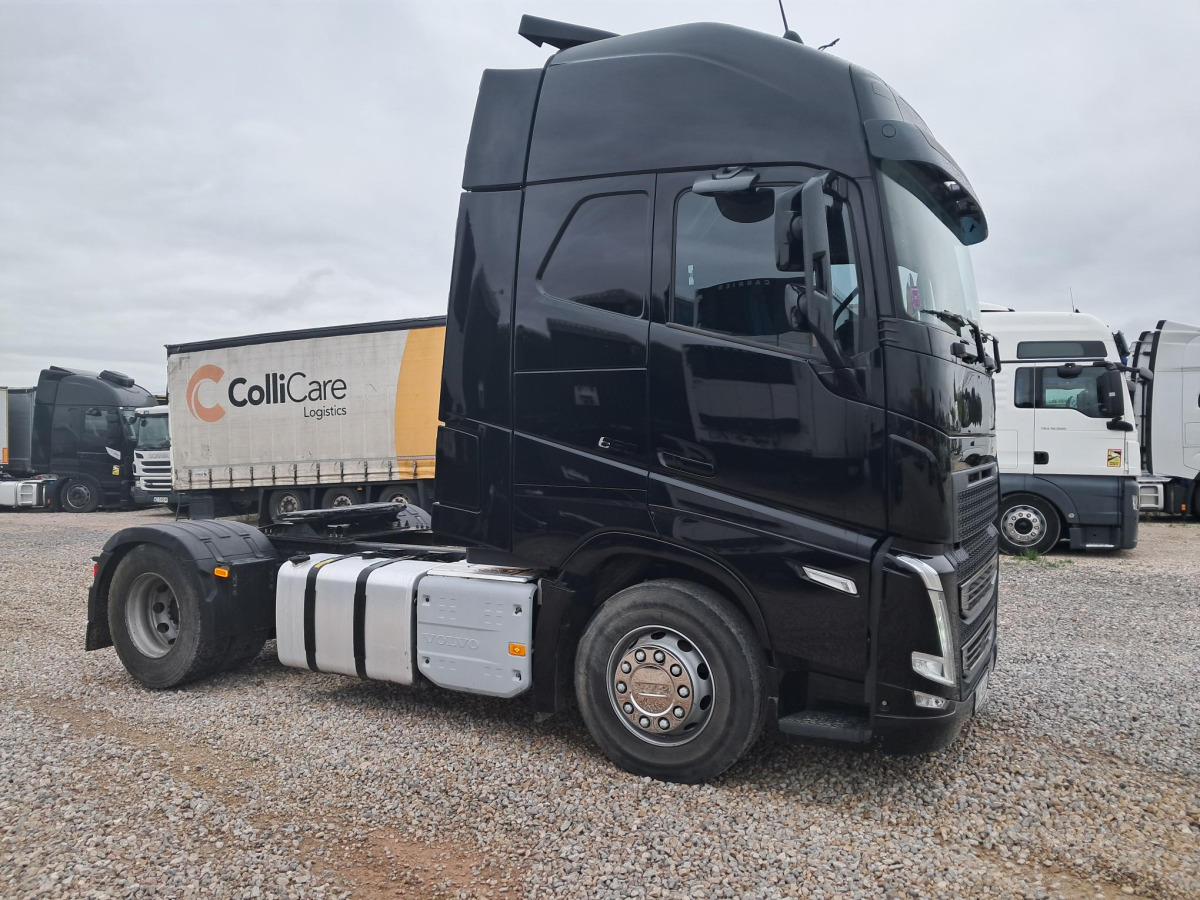 VOLVO FH CIĄGNIK SIODŁOWY - Tegljač: slika 1 VOLVO FH CIĄGNIK SIODŁOWY - Tegljač: slika 1