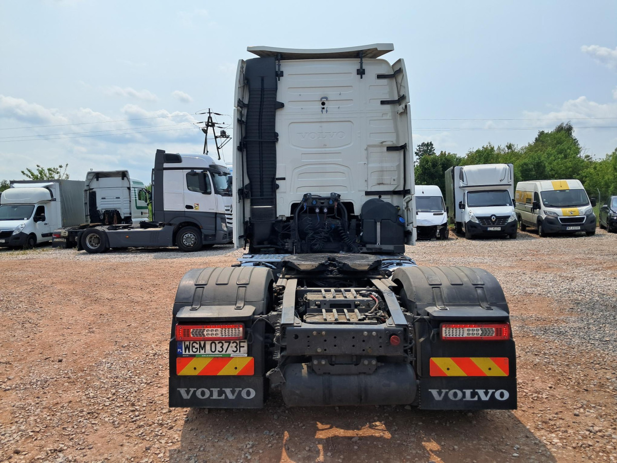 VOLVO FH CIĄGNIK SIODŁOWY - Tegljač: slika 4 VOLVO FH CIĄGNIK SIODŁOWY - Tegljač: slika 4