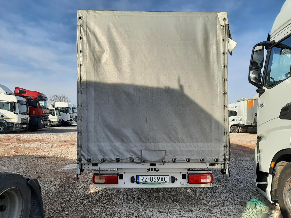VOLKSWAGEN CRAFTER PLANDEKA - Dostavno vozilo sa ceradom: slika 4 VOLKSWAGEN CRAFTER PLANDEKA - Dostavno vozilo sa ceradom: slika 4