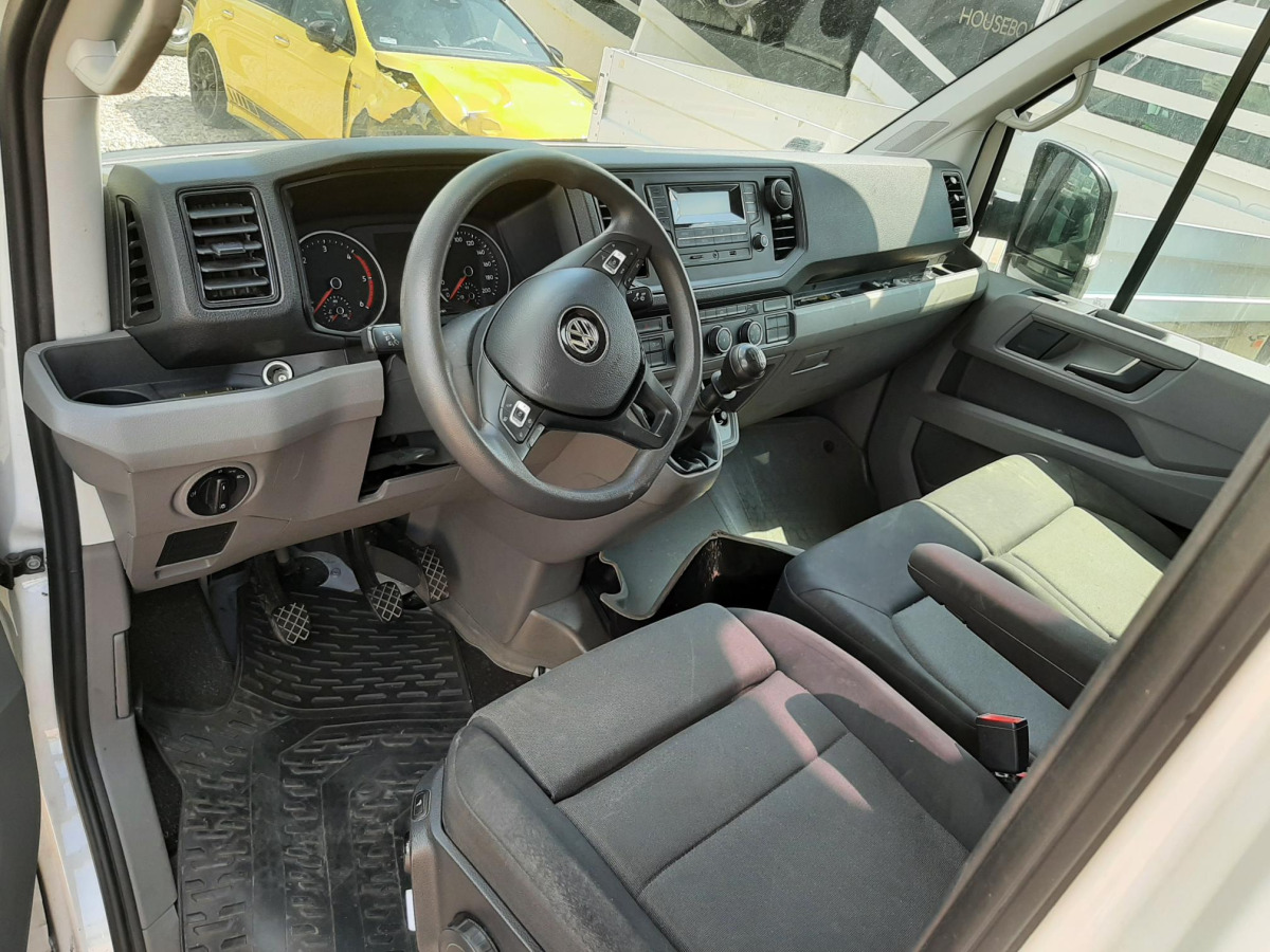 VOLKSWAGEN CRAFTER PLANDEKA - Dostavno vozilo sa ceradom: slika 4 VOLKSWAGEN CRAFTER PLANDEKA - Dostavno vozilo sa ceradom: slika 4