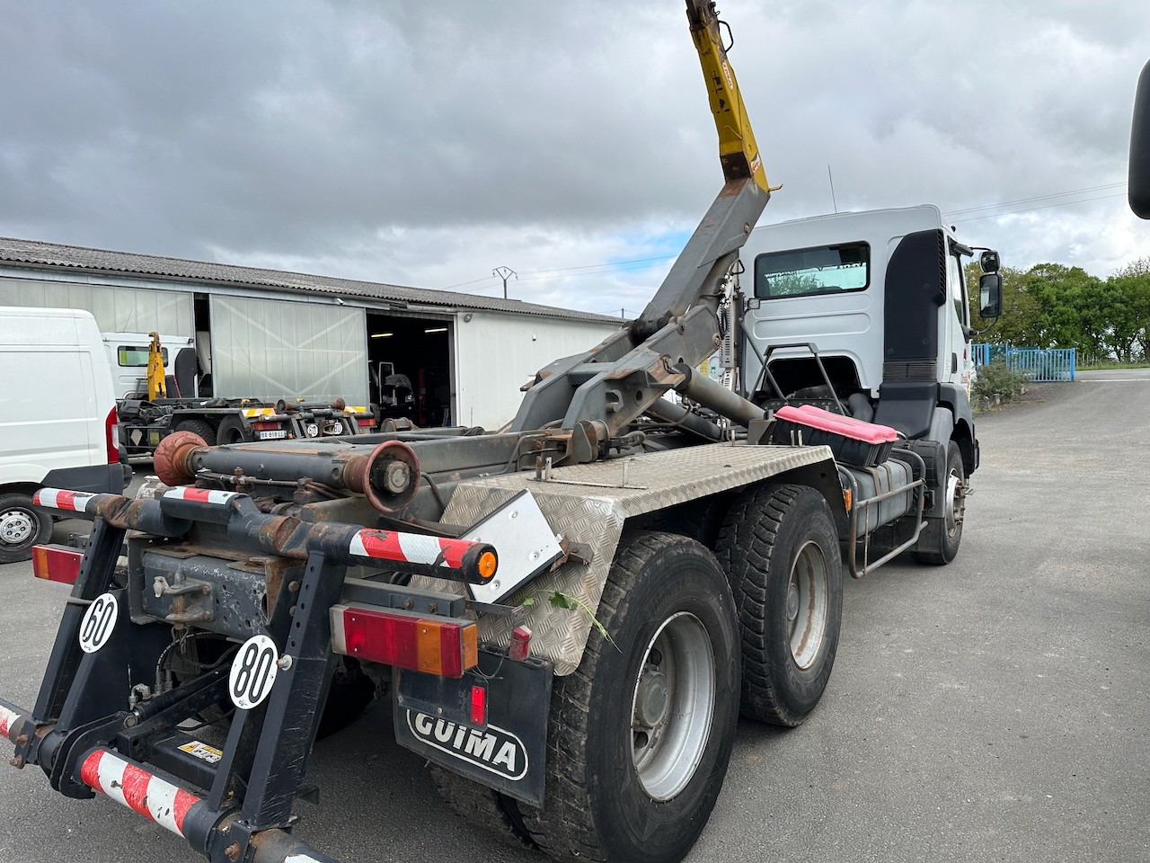 RENAULT KERAX 370 DCI - Kamion sa hidrauličnom kukom: slika 4 RENAULT KERAX 370 DCI - Kamion sa hidrauličnom kukom: slika 4