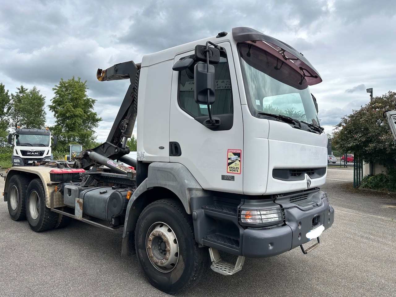 RENAULT KERAX 370 DCI - Kamion sa hidrauličnom kukom: slika 4 RENAULT KERAX 370 DCI - Kamion sa hidrauličnom kukom: slika 4