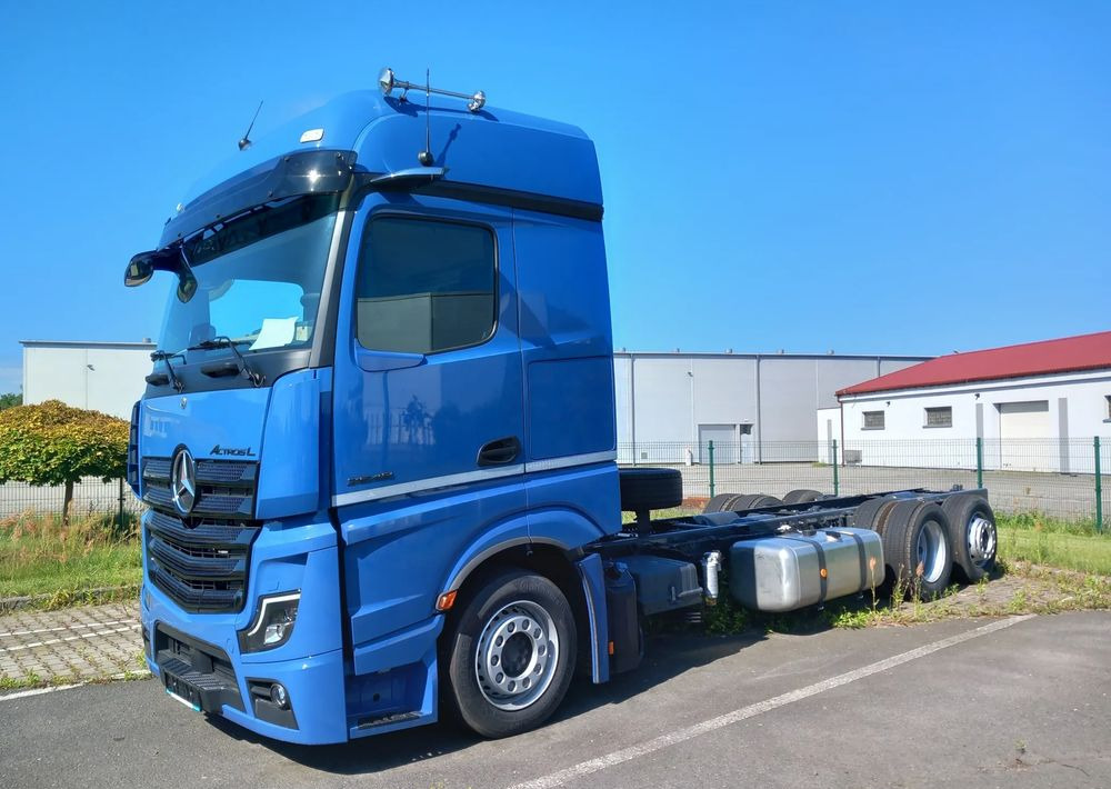 Mercedes-Benz Actros 2548 LnR - Kamion sa golom šasijom i zatvorenom kabinom: slika 5 Mercedes-Benz Actros 2548 LnR - Kamion sa golom šasijom i zatvorenom kabinom: slika 5