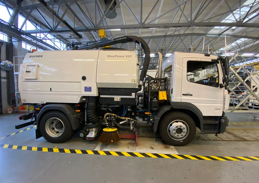 Mercedes-Benz Mercedes-Benz Atego 1318 LKO Zamiatarka - Kamion za smeće: slika 1 Mercedes-Benz Mercedes-Benz Atego 1318 LKO Zamiatarka - Kamion za smeće: slika 1