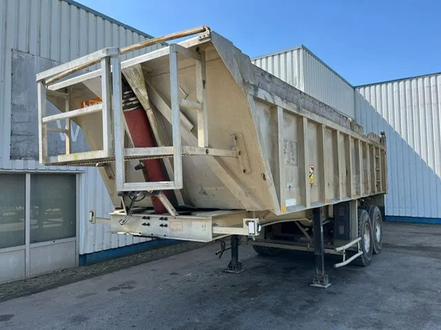Benalu 2 Axle Alu Tipper , Spring Suspension , Drum Brakes, Fruehauf Axles - Poluprikolica istovarivača: slika 5 Benalu 2 Axle Alu Tipper , Spring Suspension , Drum Brakes, Fruehauf Axles - Poluprikolica istovarivača: slika 5