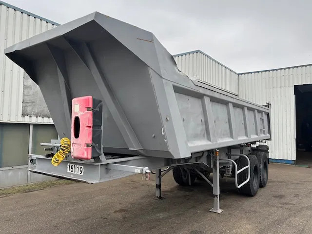 CIF 2 Axle Steel Tipper , Spring Suspension , Drum Brakes - Poluprikolica istovarivača: slika 1 CIF 2 Axle Steel Tipper , Spring Suspension , Drum Brakes - Poluprikolica istovarivača: slika 1