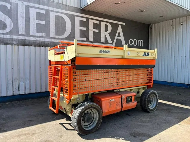 JLG M4069 , Electric Scissorlift , Missing Upper Contoller, Working NOT Tested !! - Lift u obliku makaza: slika 4 JLG M4069 , Electric Scissorlift , Missing Upper Contoller, Working NOT Tested !! - Lift u obliku makaza: slika 4