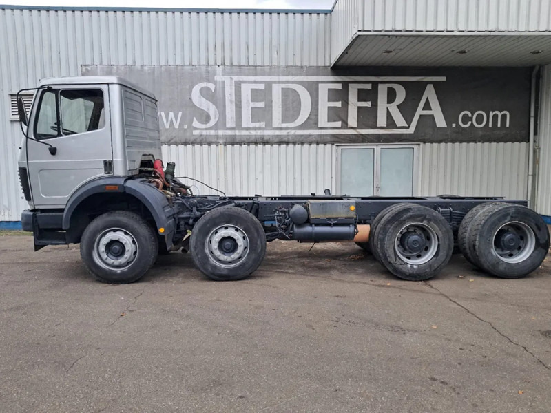 Mercedes-Benz 3235SK / 3535SK , 8x4, V8 BiTurbo, ZF Manual , Spring Suspension - Kamion sa golom šasijom i zatvorenom kabinom: slika 2 Mercedes-Benz 3235SK / 3535SK , 8x4, V8 BiTurbo, ZF Manual , Spring Suspension - Kamion sa golom šasijom i zatvorenom kabinom: slika 2