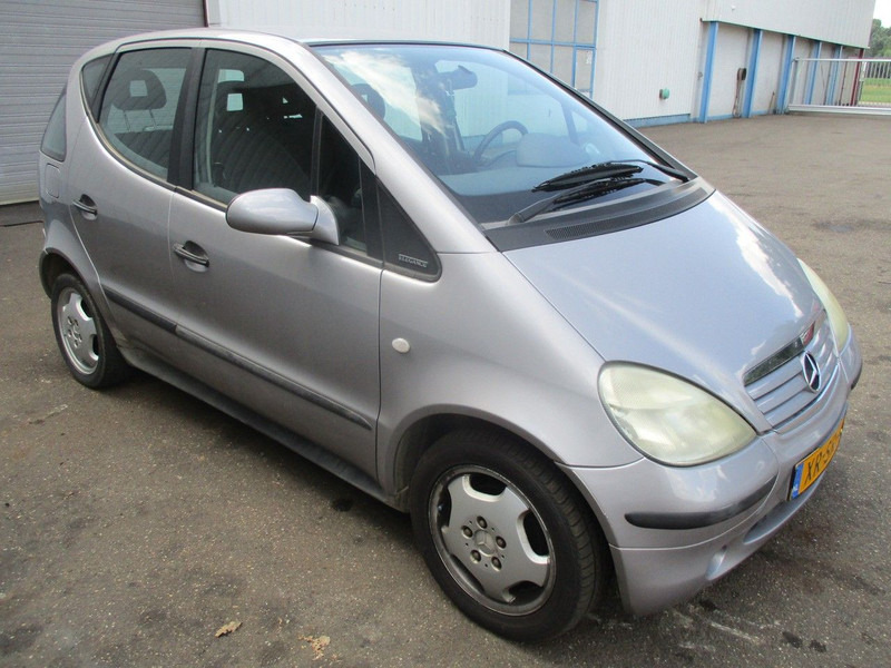 Mercedes-Benz A-Klasse A160 Elegance , Manual - Hečbek: slika 4 Mercedes-Benz A-Klasse A160 Elegance , Manual - Hečbek: slika 4