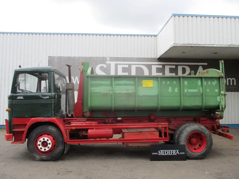 Mercedes-Benz LP 1319 , Oldtimer - Kamion sa hidrauličnom kukom: slika 2 Mercedes-Benz LP 1319 , Oldtimer - Kamion sa hidrauličnom kukom: slika 2