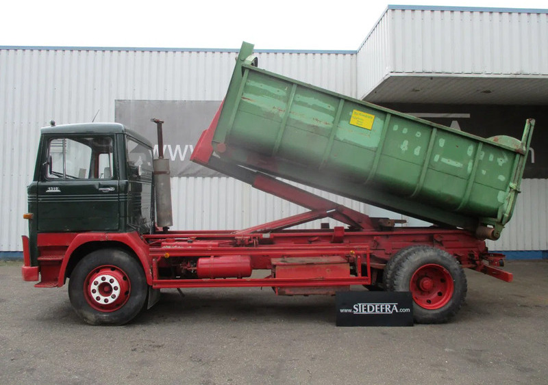 Mercedes-Benz LP 1319 , Oldtimer - Kamion sa hidrauličnom kukom: slika 5 Mercedes-Benz LP 1319 , Oldtimer - Kamion sa hidrauličnom kukom: slika 5