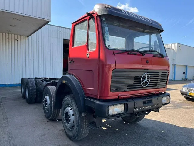 Mercedes-Benz SK 3228 , V8 , 8x4 , Manual , Spring suspension - Kamion sa golom šasijom i zatvorenom kabinom: slika 4 Mercedes-Benz SK 3228 , V8 , 8x4 , Manual , Spring suspension - Kamion sa golom šasijom i zatvorenom kabinom: slika 4