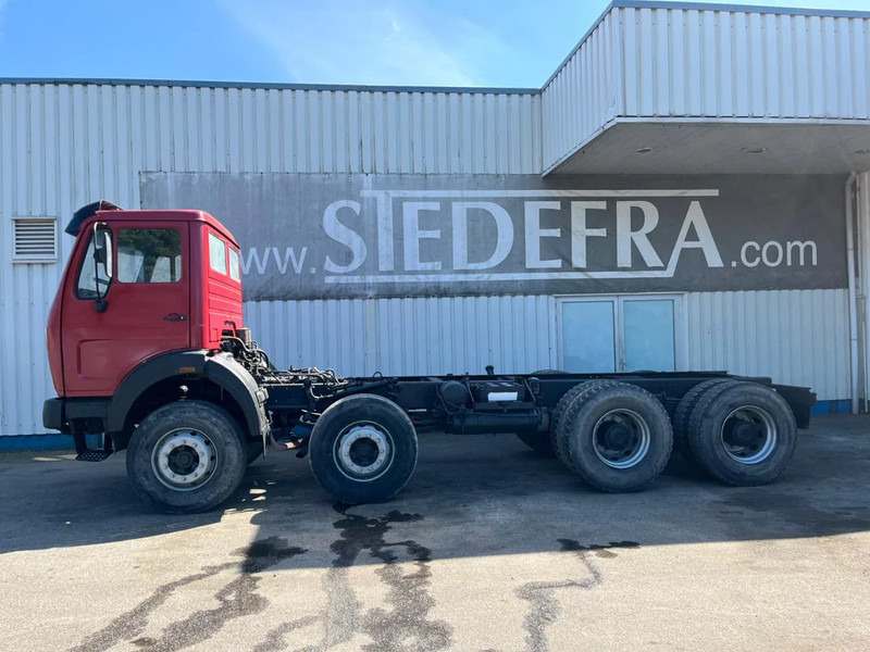Mercedes-Benz SK 3228 , V8 , 8x4 , Manual , Spring suspension - Kamion sa golom šasijom i zatvorenom kabinom: slika 2 Mercedes-Benz SK 3228 , V8 , 8x4 , Manual , Spring suspension - Kamion sa golom šasijom i zatvorenom kabinom: slika 2